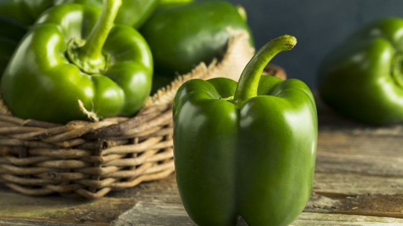 لهذا يجب تناول الفلفل الأخضر نيئا؟