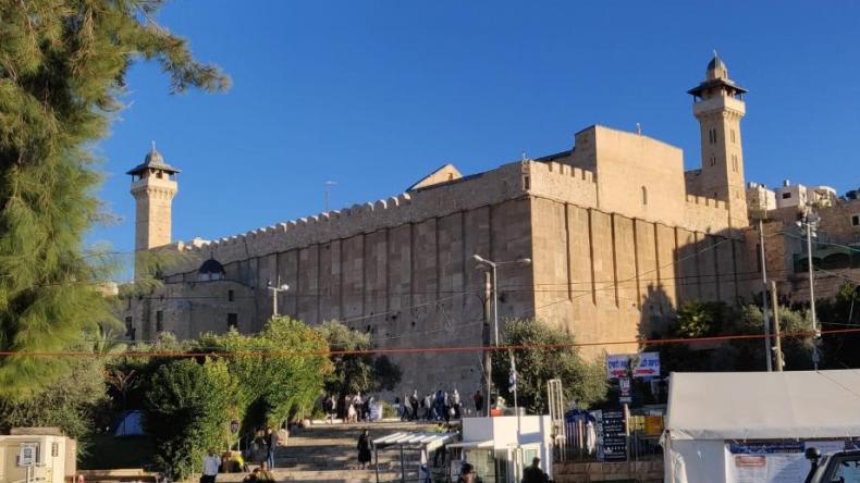 الاحتلال الصهيوني يغلق المسجد الإبراهيمي     