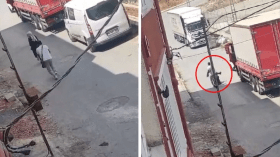 بالفيديو.. تركي يطلق الرصاص على رأس زوجته أمام المارة