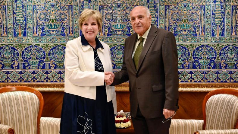 عطاف يبحث مستجدات الوضع في غزة مع السفيرة الأمريكية