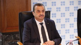 عرقاب يبحث تطورات سوق النفط مع نظرائه من 22 دولة