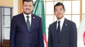 وليد يبحث مع وزير الخارجية الياباني تعزيز التعاون