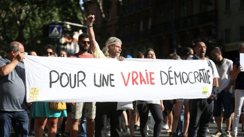 توقعات بخروج 30 ألف متظاهر في فرنسا