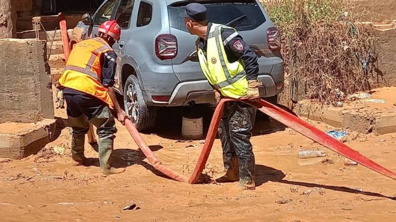 تقلبات جوية.. إنقاذ 22 شخصا حاصرتهم السيول في بشار