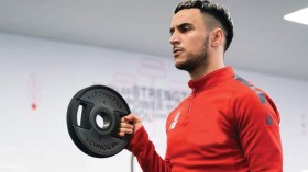 آدم وناس في طريقه للانضمام إلى نادي أولمبياكوس اليوناني