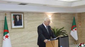 فايد يجتمع بالبعثة الجزائرية المعنية باستعراض مكافحة تبييض الأموال