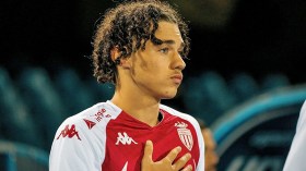 بايرن ليفركوزن الألماني يسعى لضم مغناس أكليوش