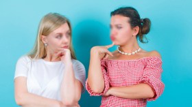 حينما تتحول الأخت عدوة لشقيقتها