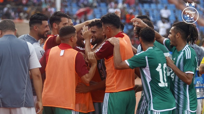 لقاء الجزائر – ليبيريا بملعب حسين آيت احمد بتيزى وزو