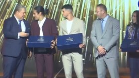 بالفيديو.. تكريم جديد للثلاثي الجزائري المتألق بأولمبياد باريس