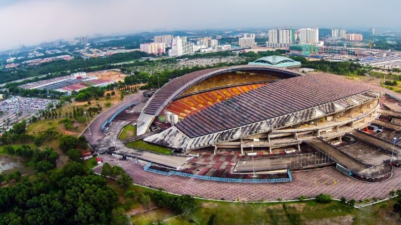 بالفيديو.. لحظات تفجير أحد أكبر الملاعب في العالم