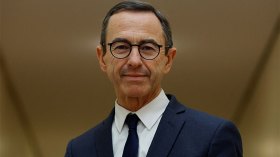 وزير داخلية فرنسا الجديد يشكل خطرا على المهاجرين