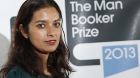 كاتبة شهيرة من أصل هندي ترفض جائزة أمريكية.. والسبب!