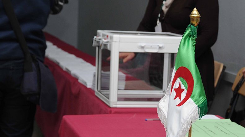 أفراد الجيش يؤدون واجبهم الانتخابي وفق الآليات القانونية