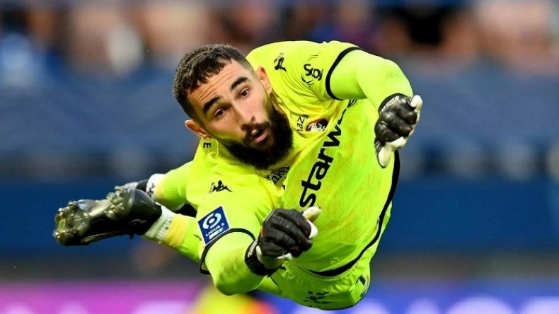 حارس “الخضر” غير مُنزعج من اللّعب في القسم الثاني