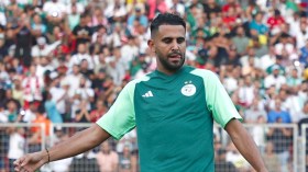 ثالث ركلة جزاء يُهدرها محرز بِزيّ “الخضر”