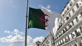 ضرورة إعادة هيكلة الحياة السياسية في الجزائر