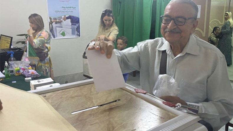 الحدث الانتخابي في الجزائر والصراخ في باريس والرباط