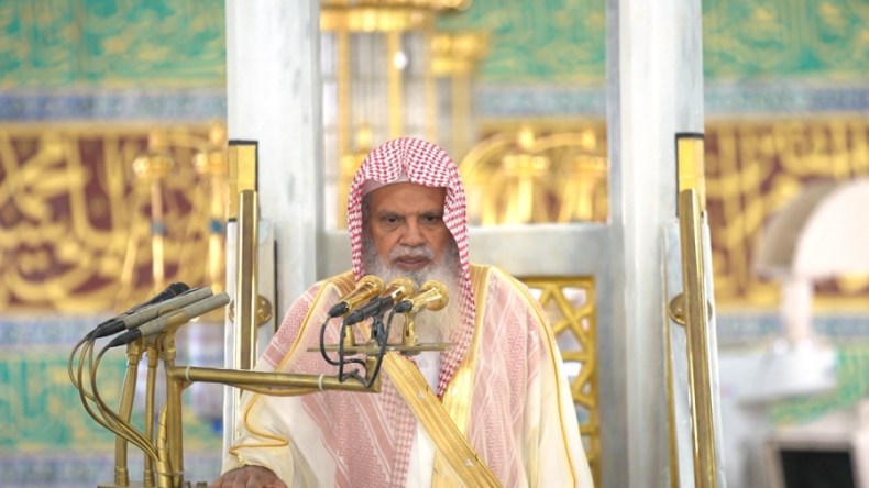 خطيب الحرم المدني يعلق على الاحتفال بالمولد النبوي.. هل هو بدعة؟ (فيديو)