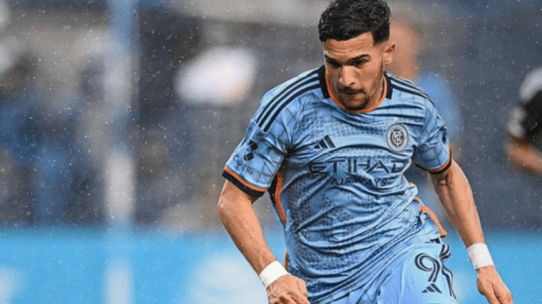 بكرار يسجل وينهزم أمام رفقاء فارسي