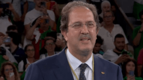 بالفيديو.. بيراف يزور الرياضيين الجزائريين في القرية البارالمبية