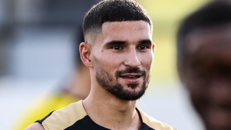 عوّار يتأهّل