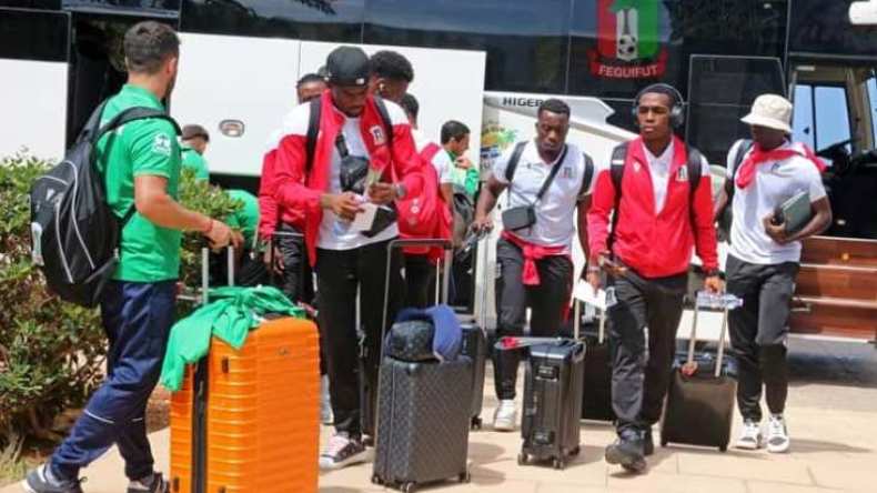 قدوم منتخب غينيا الإستوائية إلى الجزائر