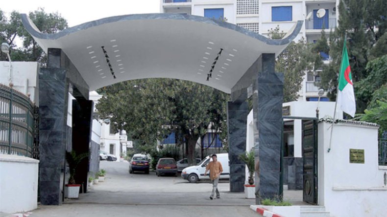 رفع كل العراقيل لتوظيف حاملي الماستر في الإدارات