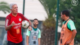 بِالفيديو: رجال بيتكوفيتش تدرّبوا في ميدان معشوشب اصطناعيا