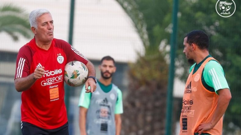 بِالفيديو: رجال بيتكوفيتش تدرّبوا في ميدان معشوشب اصطناعيا