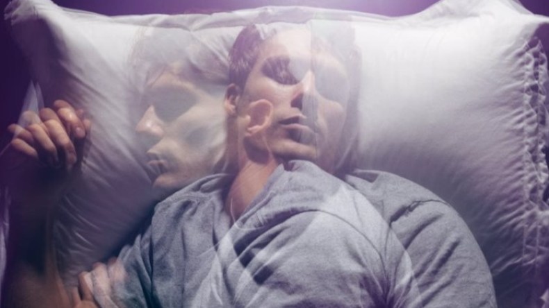 لماذا تصاب بالجاثوم أثناء النوم؟.. الخبراء يجيبون