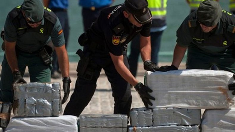 هكذا يوظف النظام المغربي المخدرات لشراء ذمم الأوروبيين