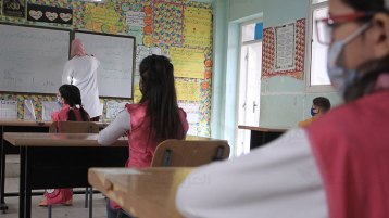 المدرسة الموازية.. مدرسة لا يتبناها أحد!