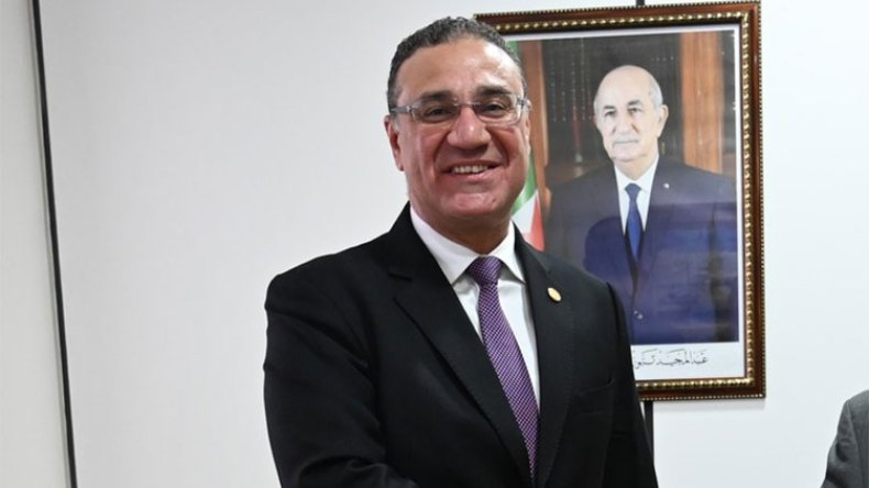 قاعدة تطبيقية بالسفارة المصرية بالجزائر لفائدة المستثمرين 