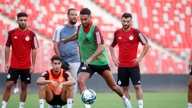 بالصور.. آخر حصة تدريبية لـ”الخضر” قبل مواجهة غينيا الاستوائية