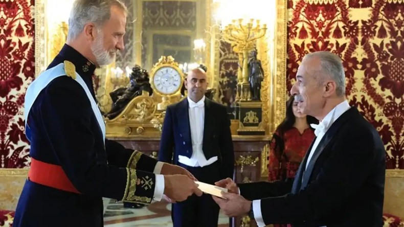 دولة أوربية تتسلم أوراق اعتماد أول سفير لدولة فلسطين