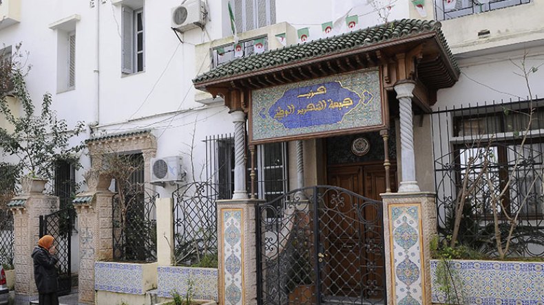 “الأفلان” يشرع رسميّا في إعادة هيكلة قواعده الحزبية