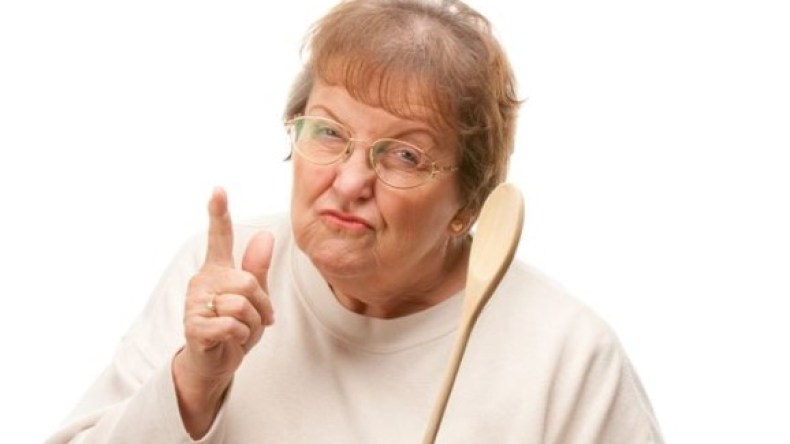 8 علامات تشير إلى أن حماتك مسيطرة