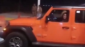 بالفيديو.. عراقية تقود أول سيارة إلى الكويت منذ حرب الخليج الثانية!