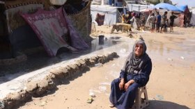 الجوع والعطش يفتكان بنازحي النواصي