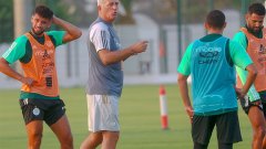 هل يغيّر بيتكوفيتش خِططه في الوسط في وجود عبداللي