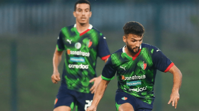 تعيين طاقم تحكيم مباراة الاتحاد المنستيري ومولودية الجزائر