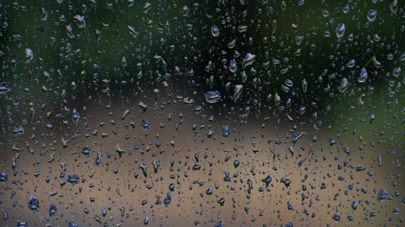 تنبيه: أمطار غزيرة ورعود عبر 21 ولاية