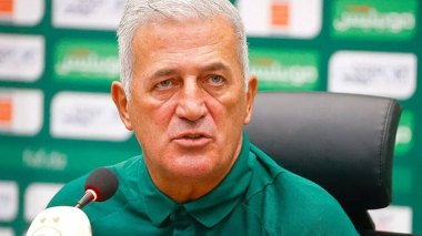 Petkovic Places His Trust in Riyad Mahrez to Achieve Victory