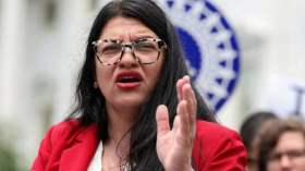 النائبة الأميركية رشيدة طليب تندّد برسم كاريكاتوري متعلق بأجهزة البيجر