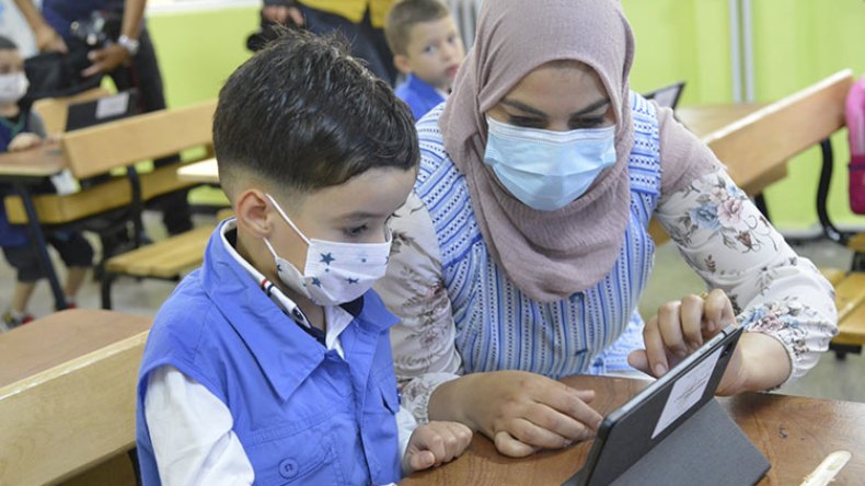 التشديد على تكافؤ الفرص بين التلاميذ في تعميم الألواح الإلكترونية