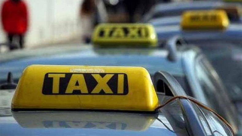 سائقو الأجرة بالعاصمة يطالبون برخصة لاستيراد سيارات جديدة