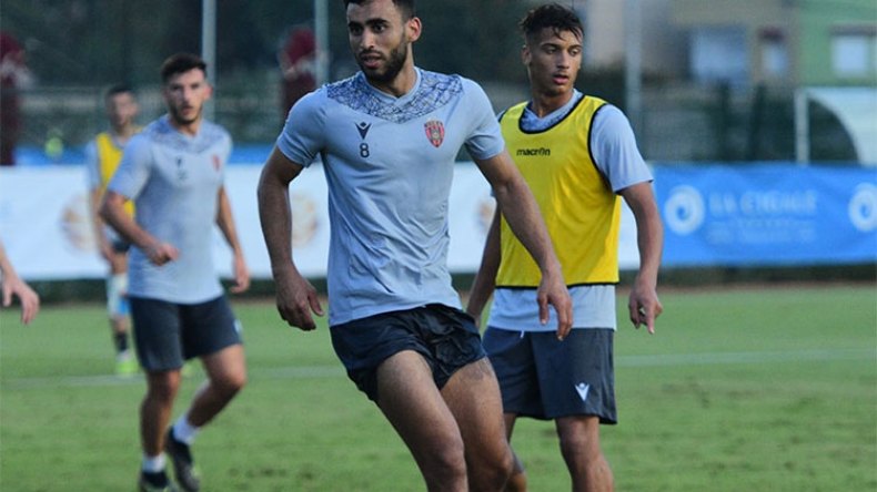 التشكيلة الأساسية اتضحت بنسبة كبيرة وشتي يواصل الغياب