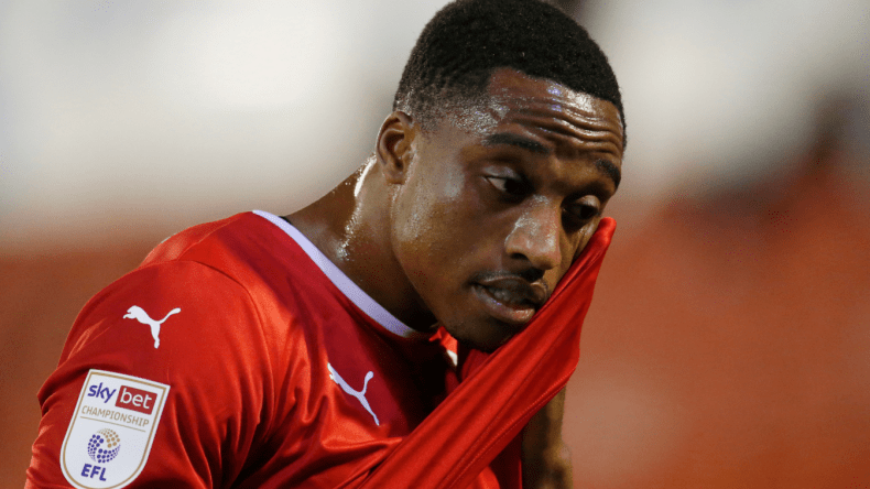 “عطسة شديدة” تتسبب في إصابة قوية لمهاجم بالدوري الإنجليزي