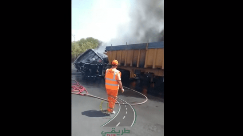 احتراق شاحنتين في الطريق السيار شرق-غرب بالشلف